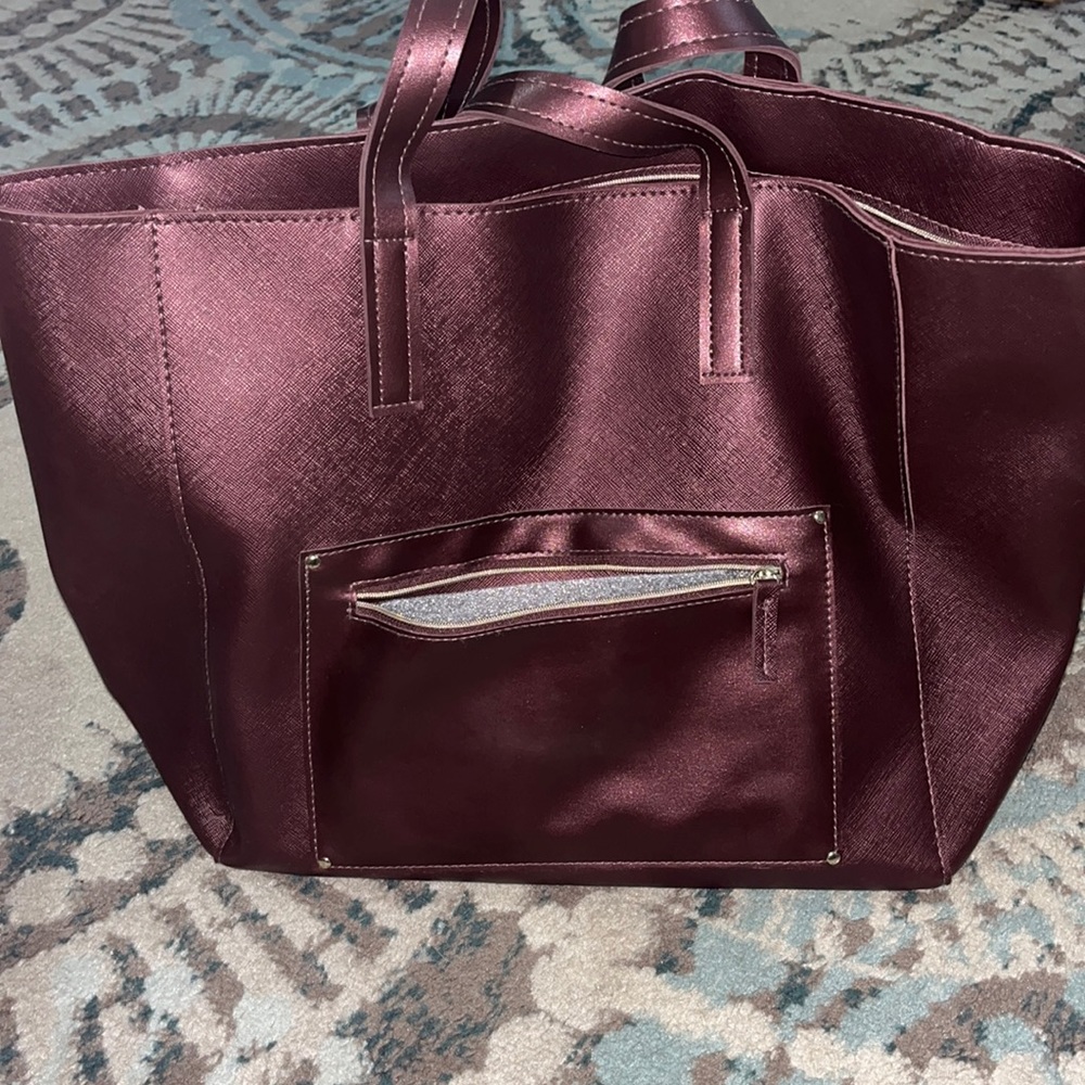 Burgundy tote
